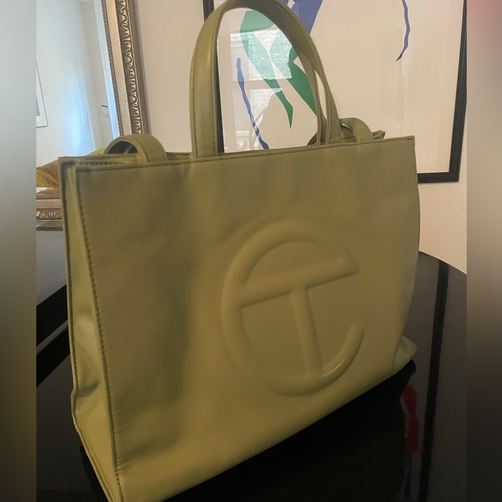Medium Telfar bag in matcha
